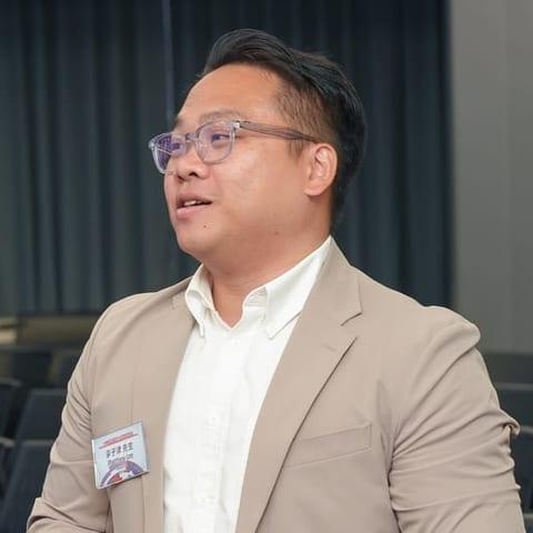 Portrait of Matthew Lee
